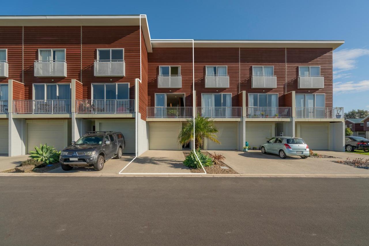Ocean Serenity Apartments Whitianga Exteriör bild