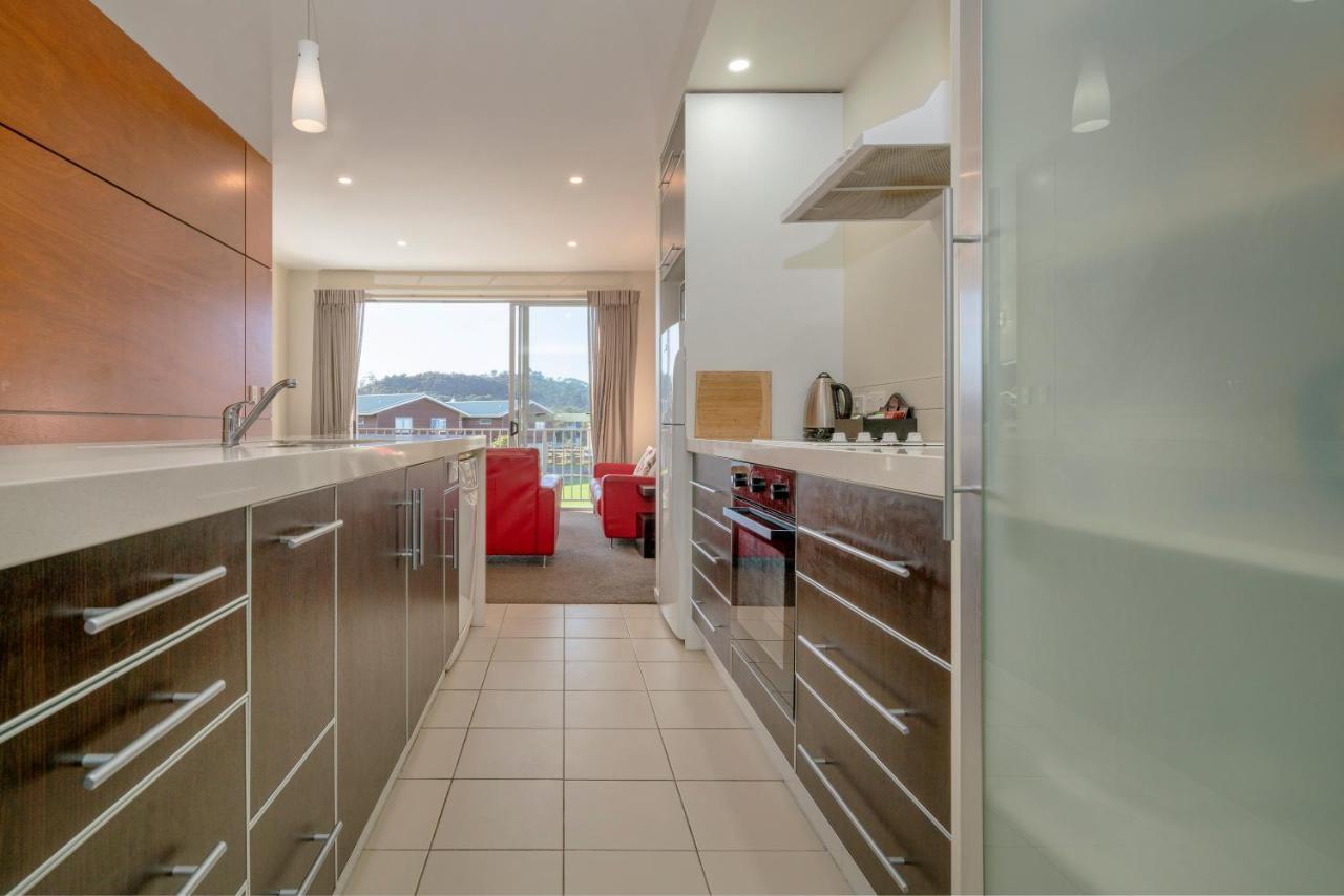 Ocean Serenity Apartments Whitianga Exteriör bild
