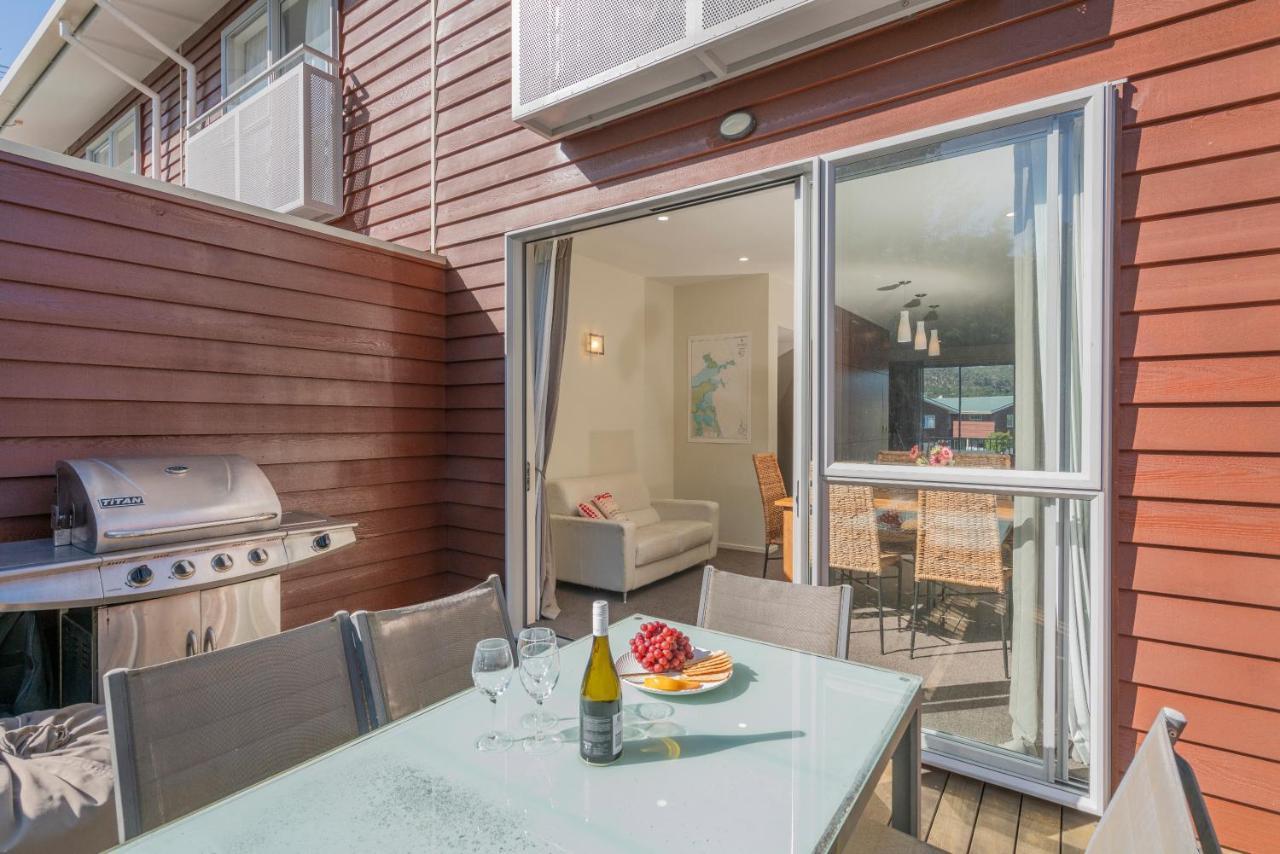Ocean Serenity Apartments Whitianga Exteriör bild