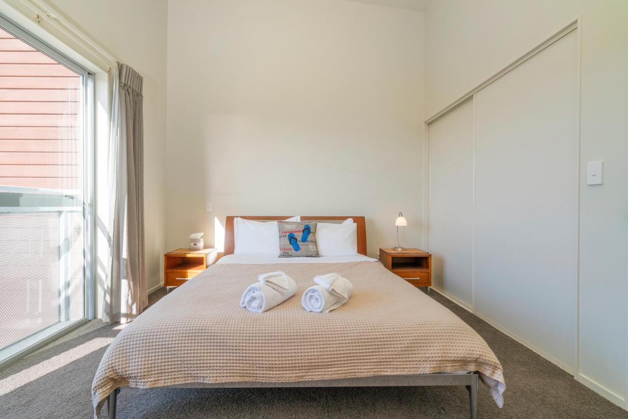 Ocean Serenity Apartments Whitianga Exteriör bild