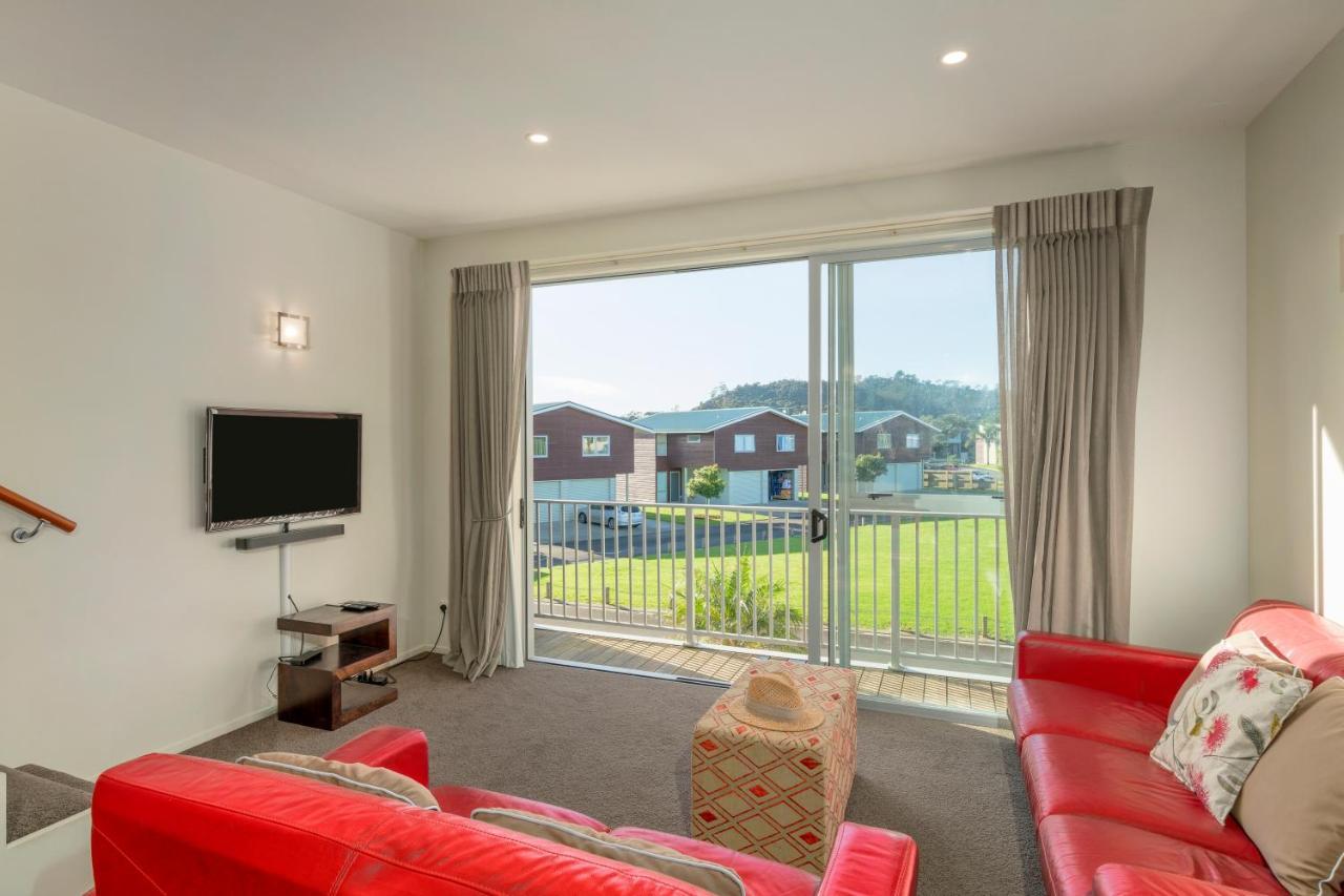 Ocean Serenity Apartments Whitianga Exteriör bild