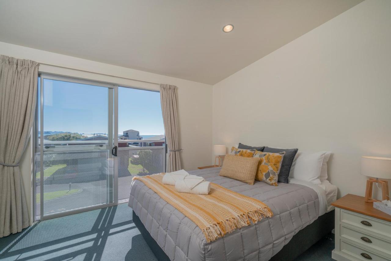 Ocean Serenity Apartments Whitianga Exteriör bild