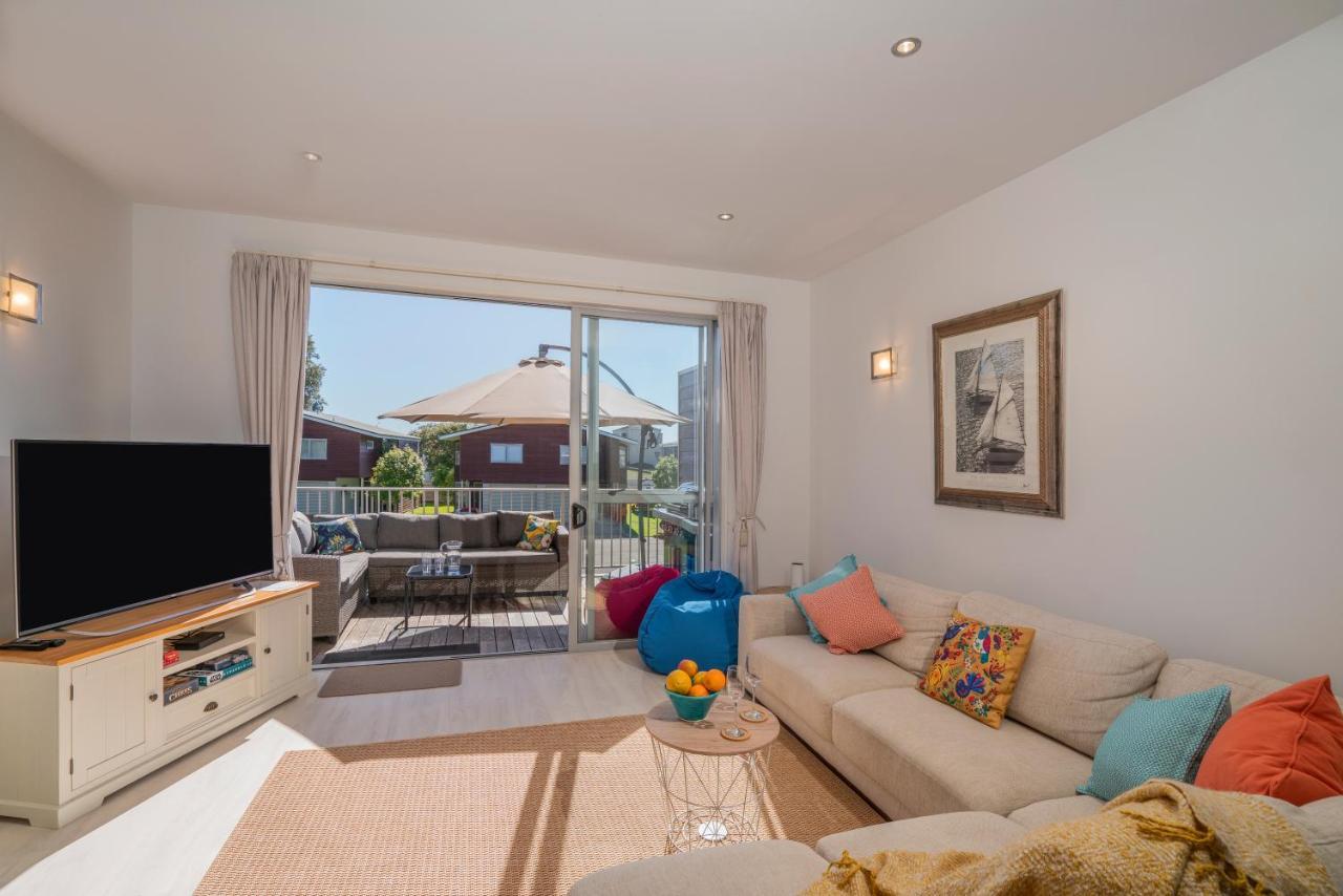 Ocean Serenity Apartments Whitianga Exteriör bild
