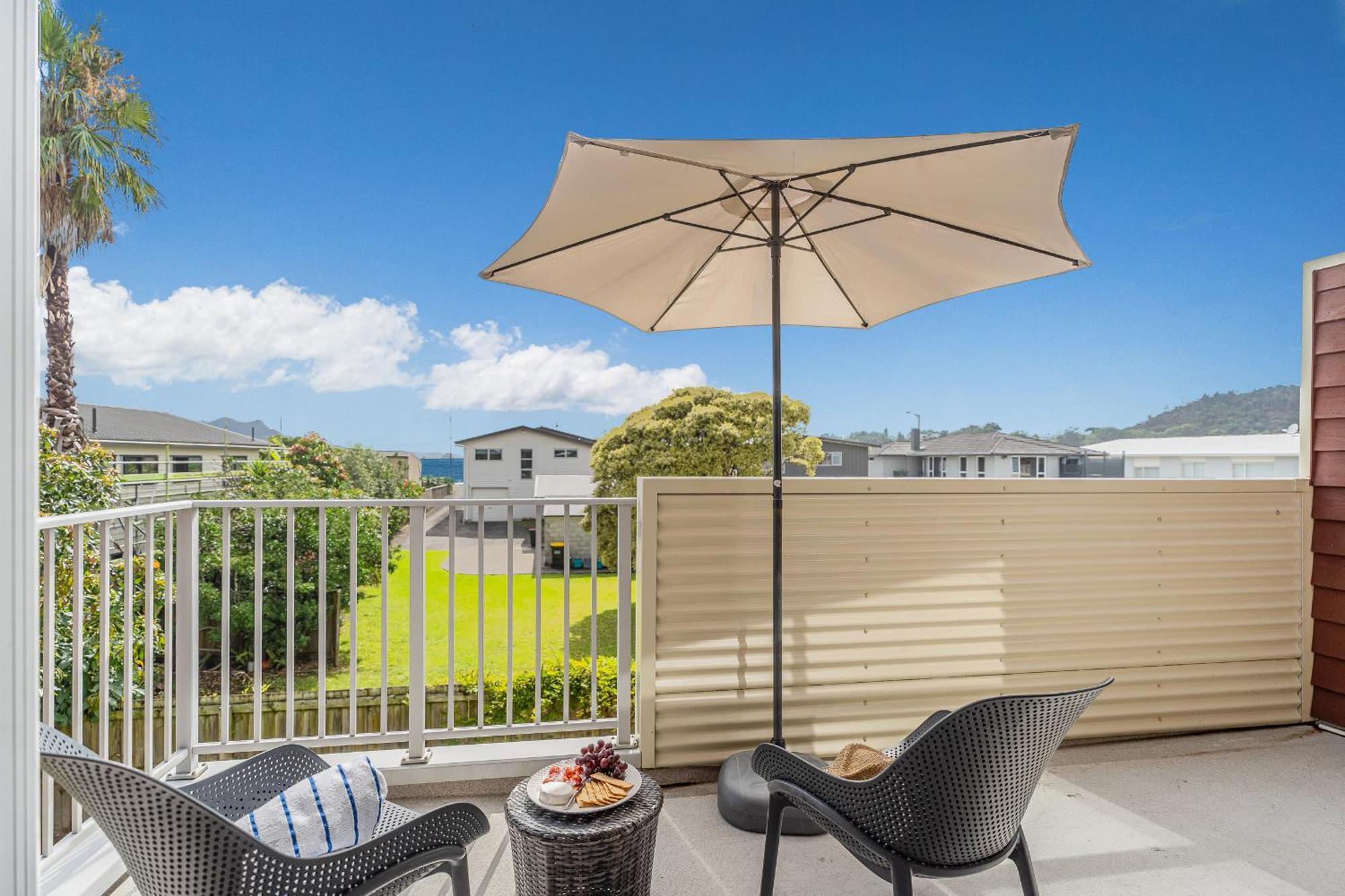 Ocean Serenity Apartments Whitianga Exteriör bild