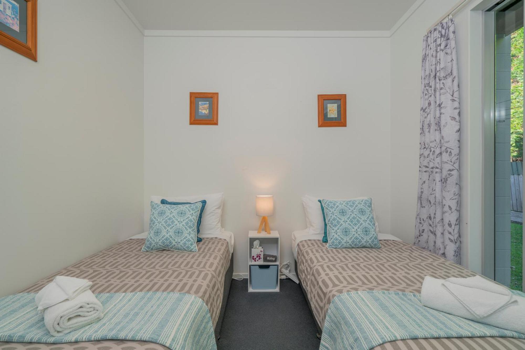 Ocean Serenity Apartments Whitianga Exteriör bild