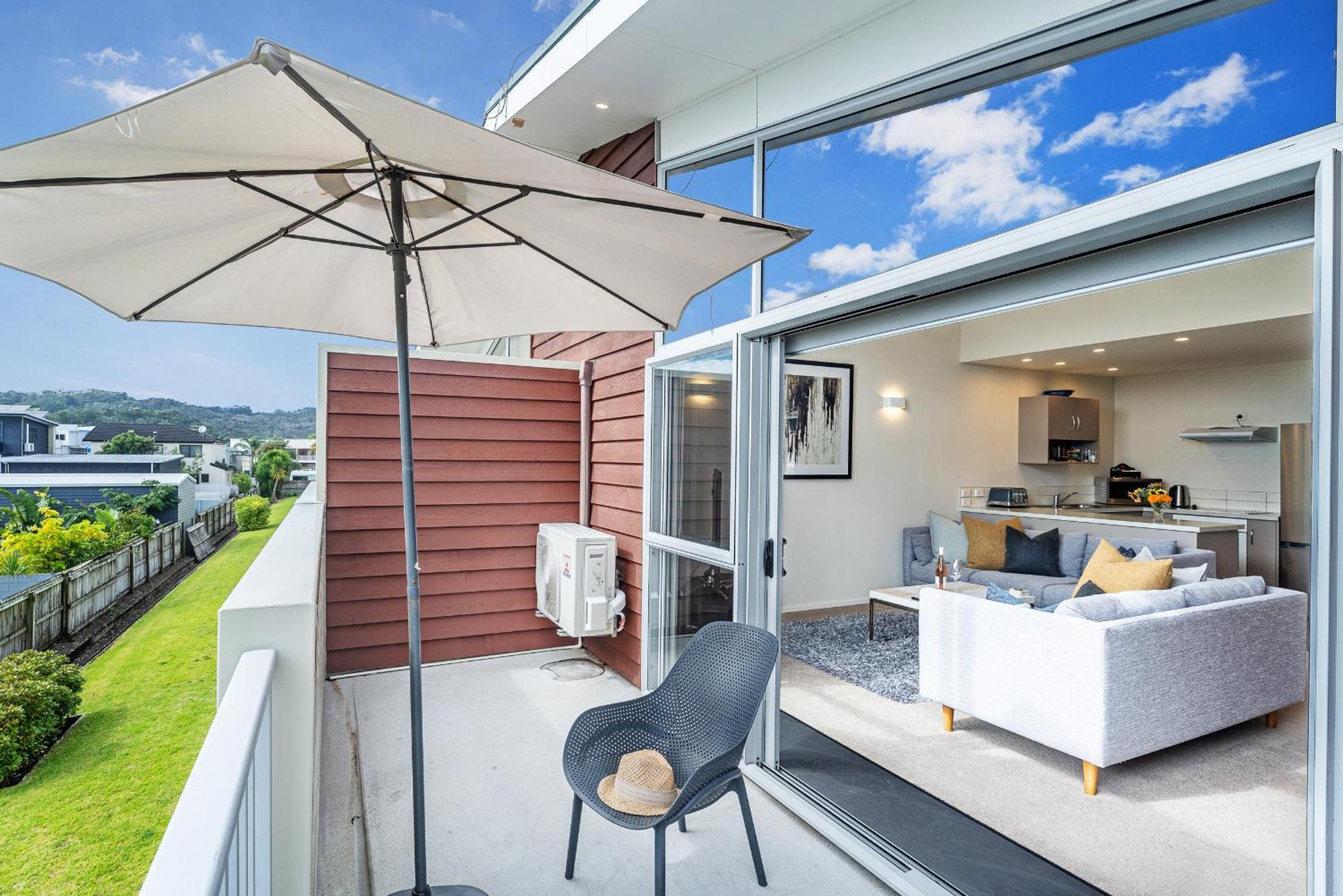 Ocean Serenity Apartments Whitianga Exteriör bild